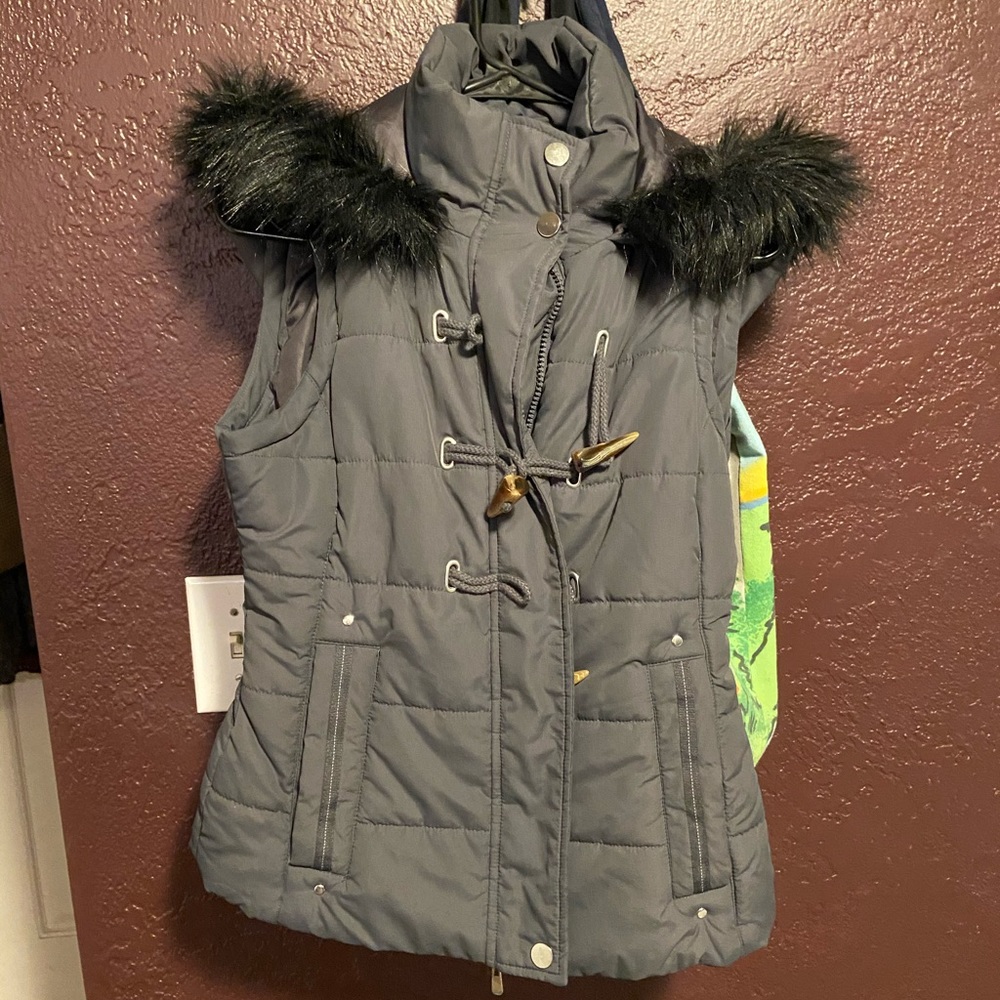 Maralyn & me Gray vest with faux fur size small